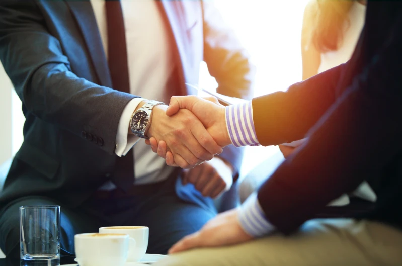 Успех в деловом мире: Как налаживать и поддерживать деловые связи