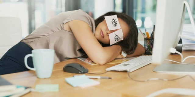 Как не выгорать на работе и оставаться на пике? Современные стратегии управления стрессом!